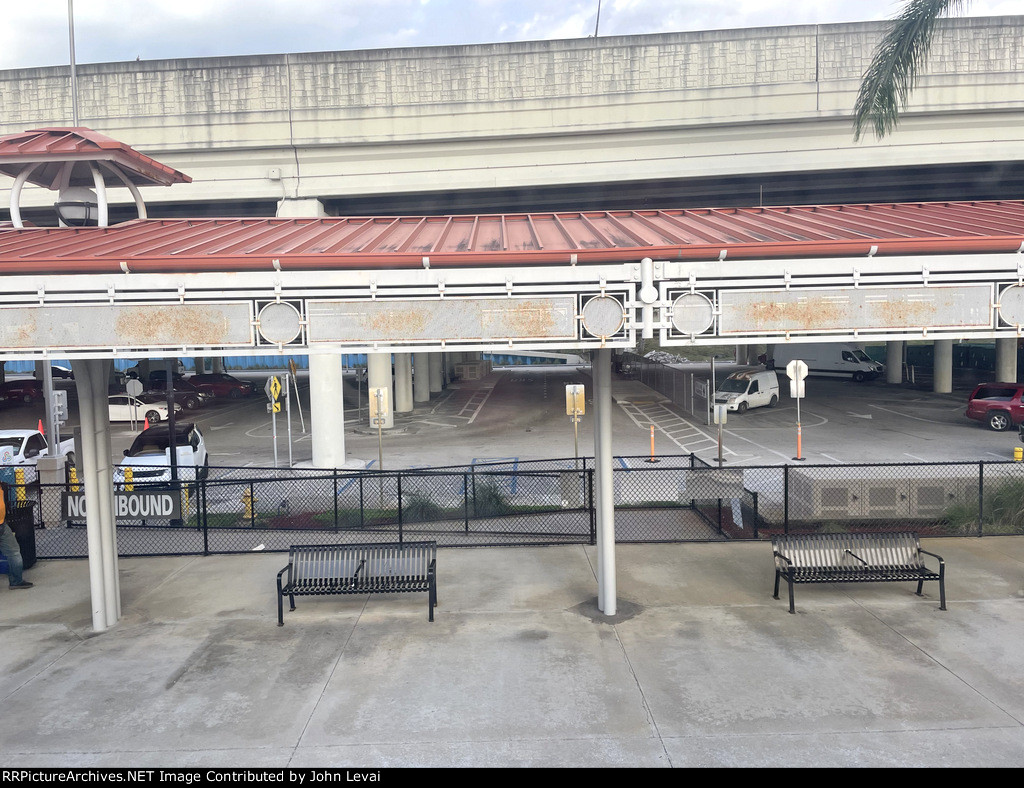 Tri-Rail Lake Worth Station-viewed from my return train(P683)